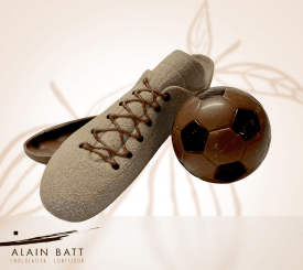 Chaussure et ballon de foot en chocolat