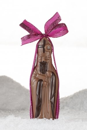 Saint Nicolas en chocolat - 18cm - ref_247 - Saint Nicolas 18cm lait de 70 grammes