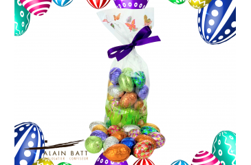 Petits oeufs de Pâques pralinés enveloppés