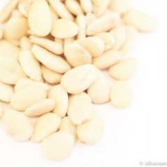 Amandes blanches entières