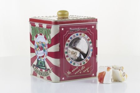 Boîtes "Bonbons" garnie de cubes de nougats assortis - ref_1506 - Boîte de 400g