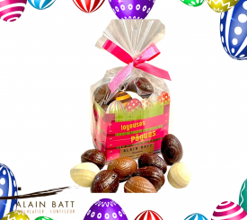 Panier garni de petits oeufs de Pâques pralinés