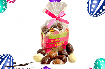 Panier garni de petits oeufs de Pâques pralinés
